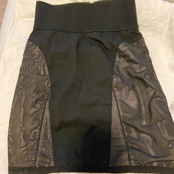 BCBG Sexy Black mesh skirt - Picture 3 of 4